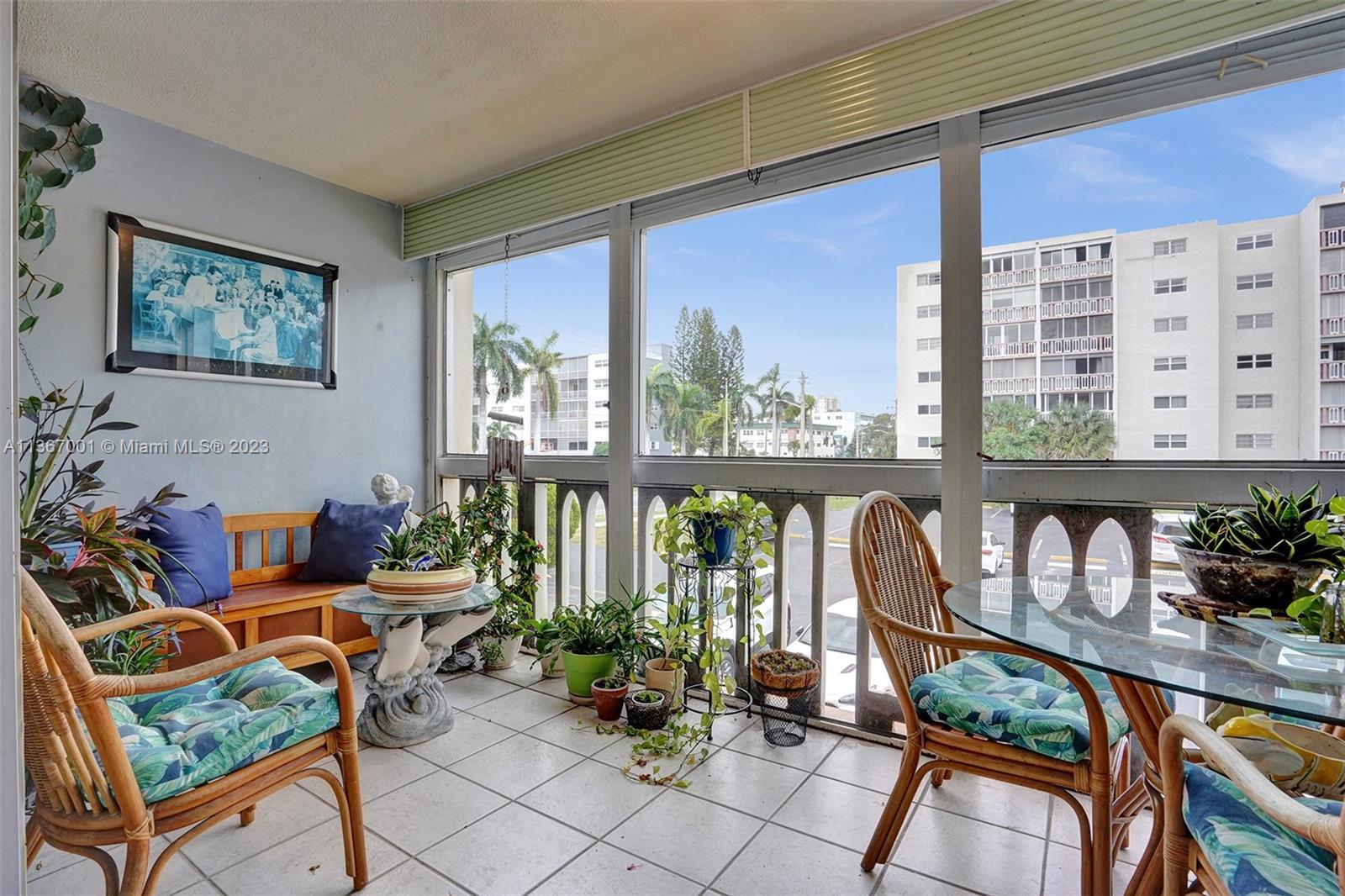 1001 NE 14th Ave Unit: 202