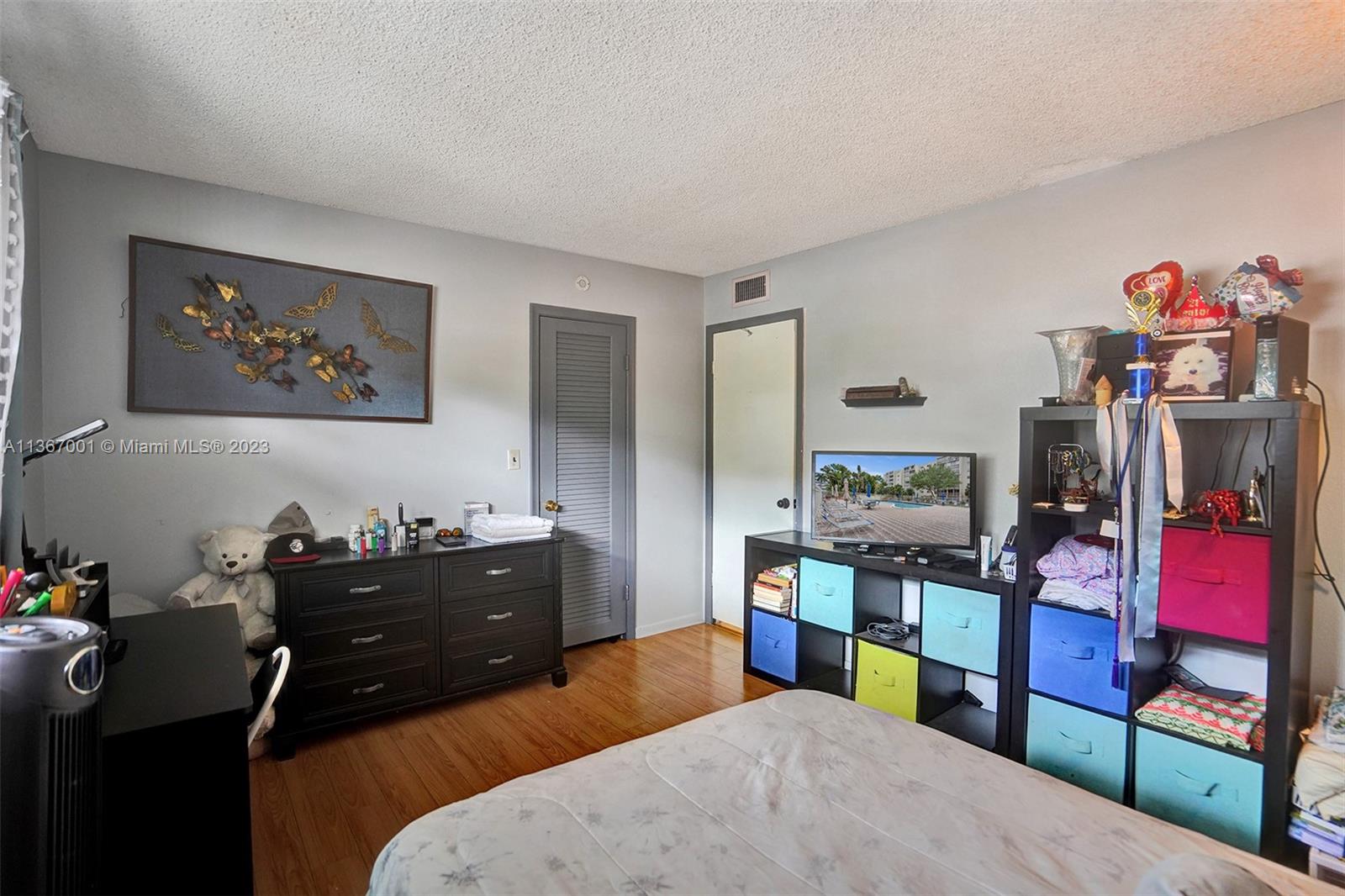 1001 NE 14th Ave Unit: 202
