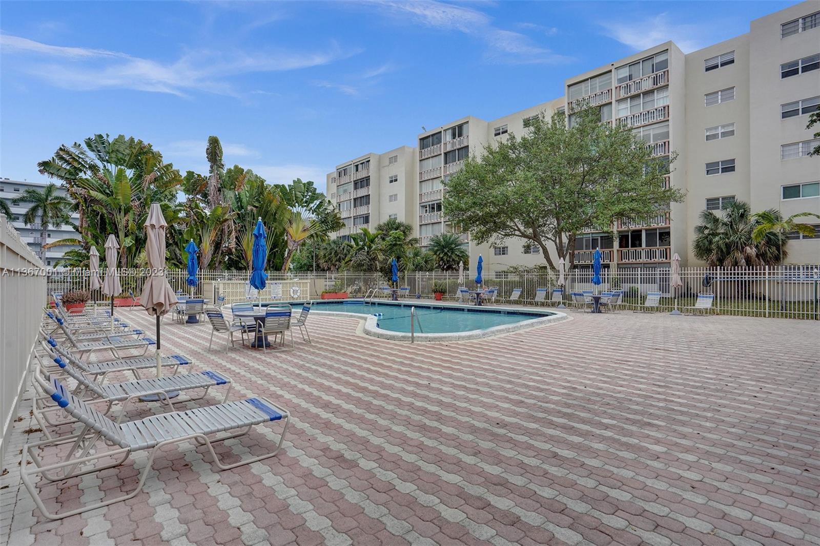 1001 NE 14th Ave Unit: 202