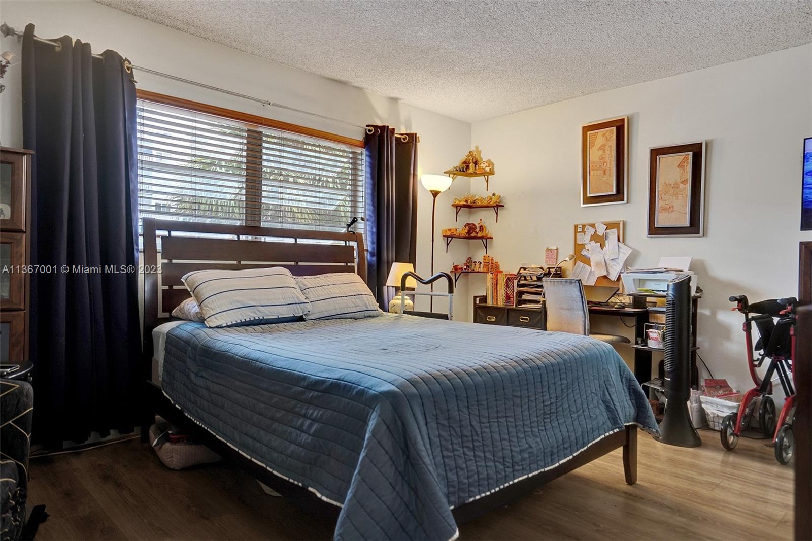 1001 NE 14th Ave Unit: 202