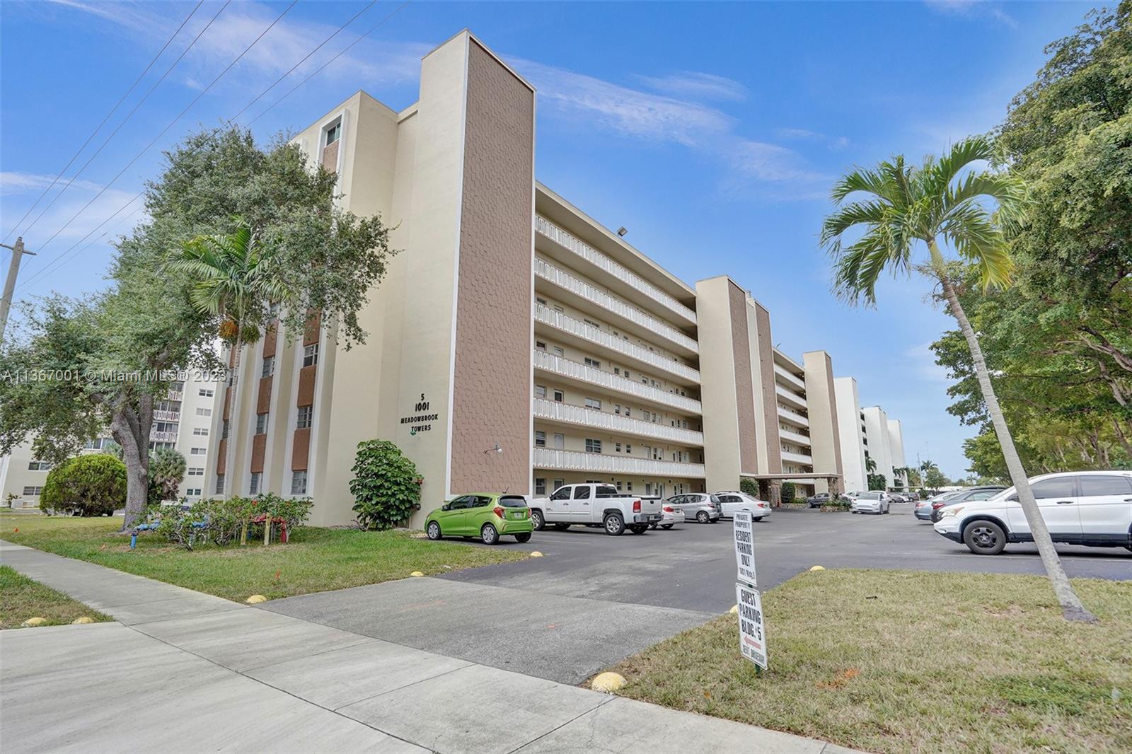 1001 NE 14th Ave Unit: 202