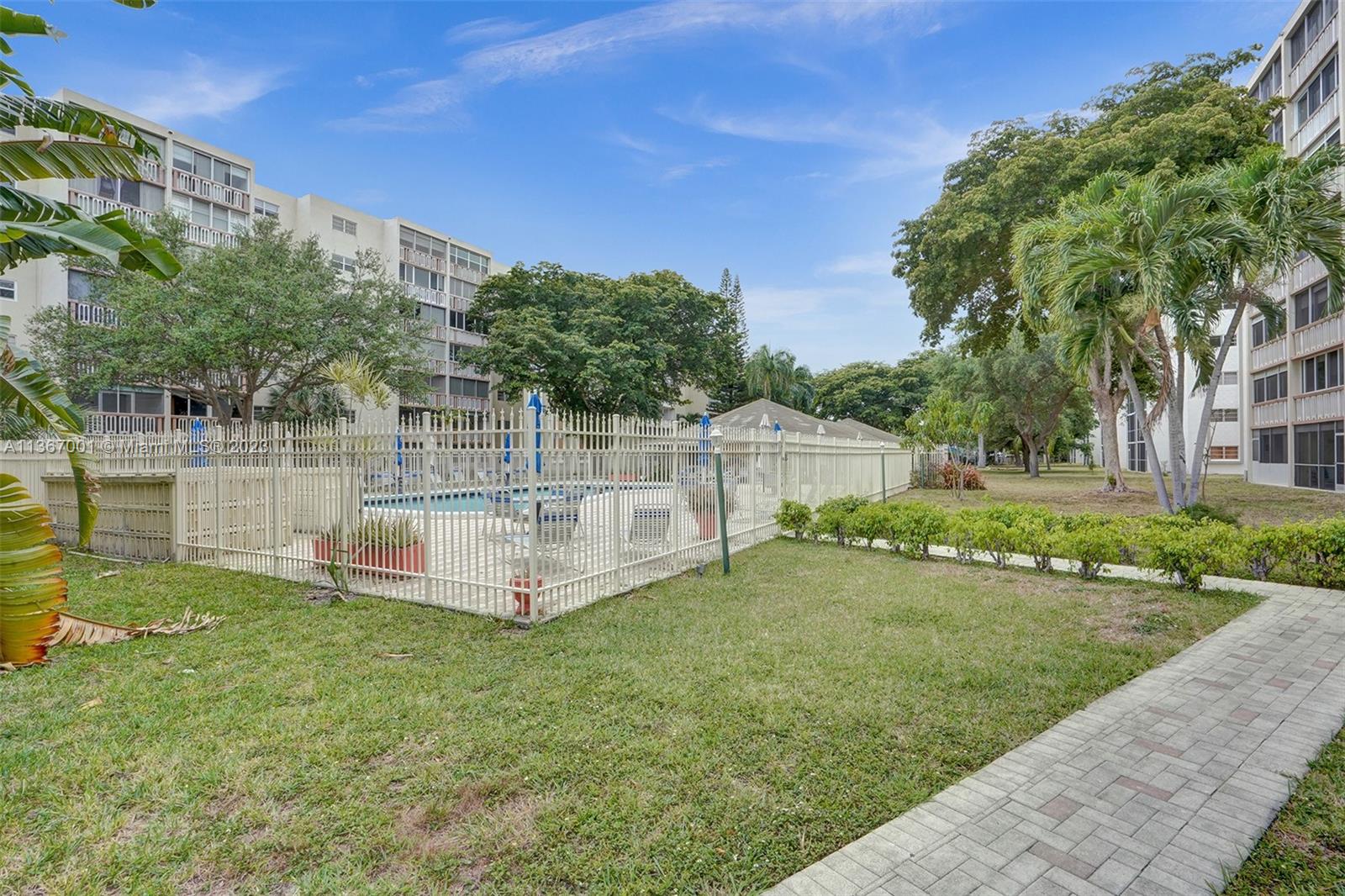 1001 NE 14th Ave Unit: 202
