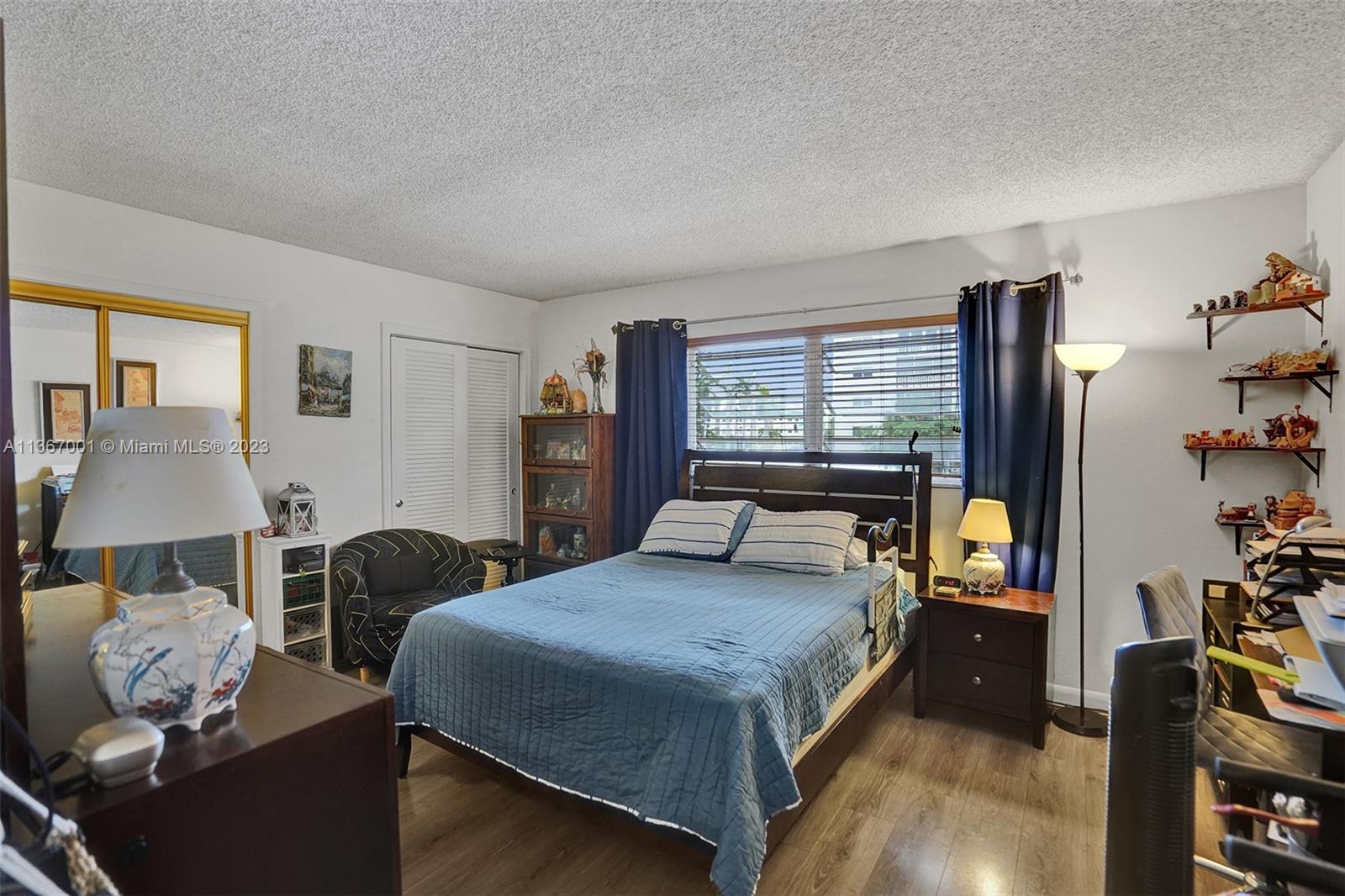 1001 NE 14th Ave Unit: 202