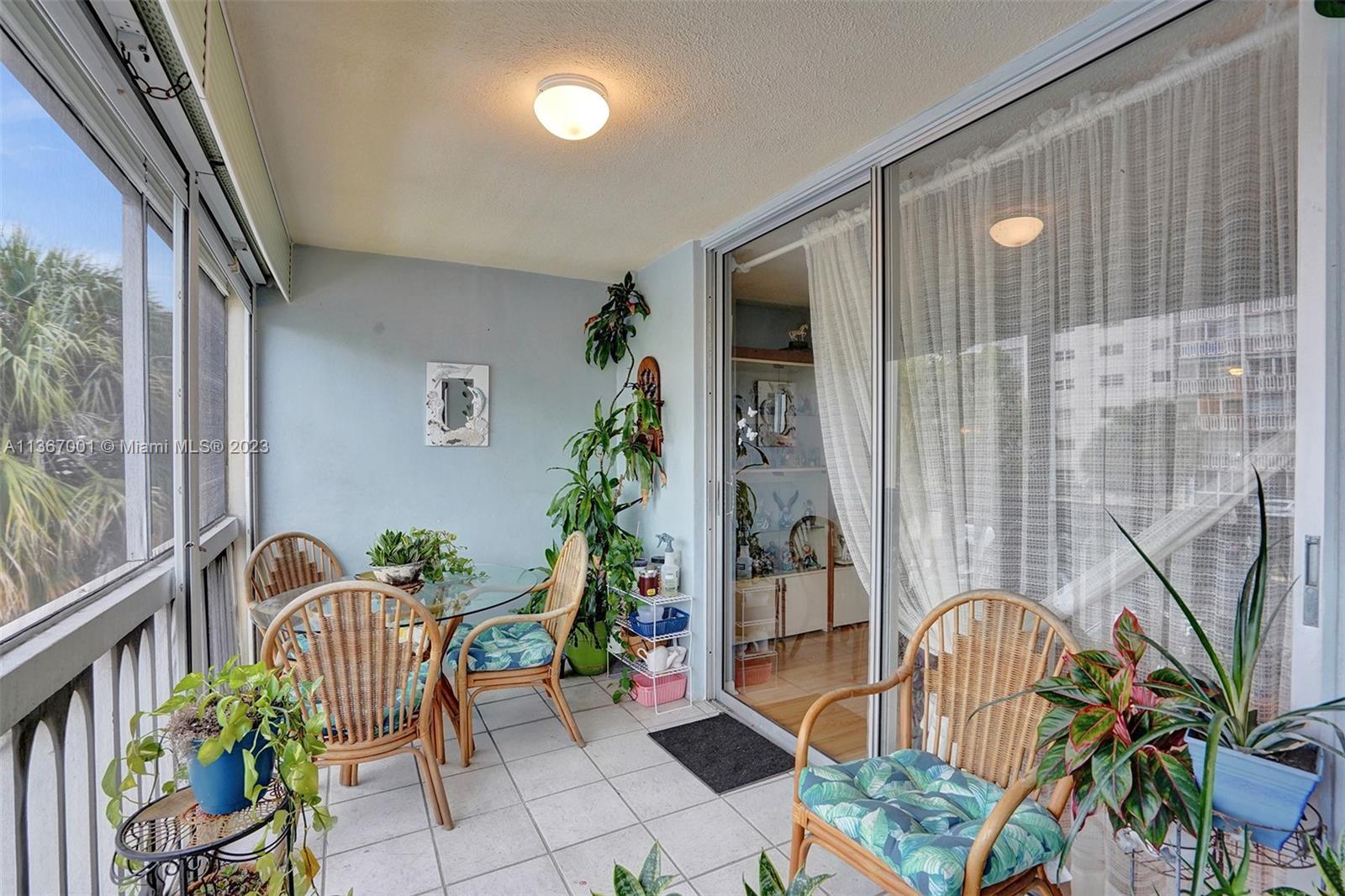 1001 NE 14th Ave Unit: 202