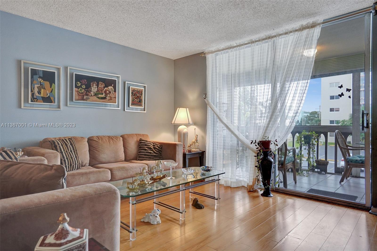1001 NE 14th Ave Unit: 202