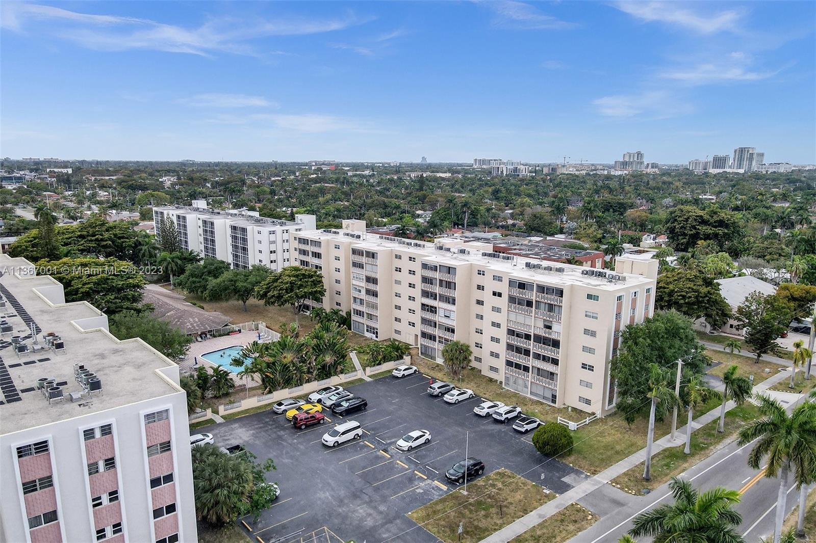 1001 NE 14th Ave Unit: 202