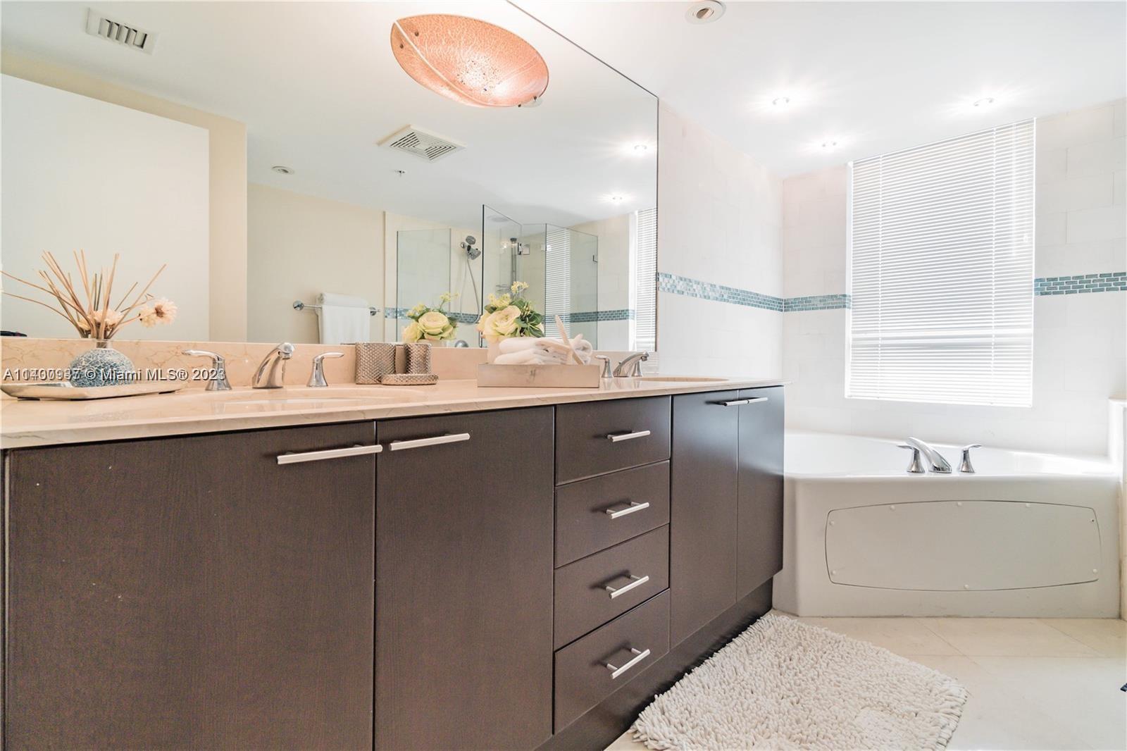 16699 Collins Ave Unit: 2907