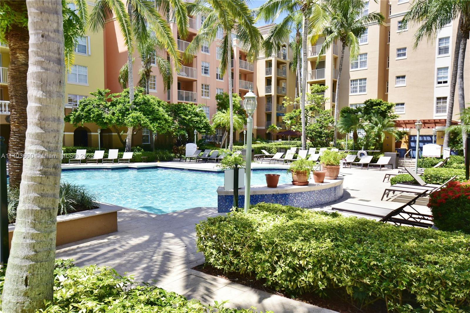 19501 E Country Club Dr Unit: 9404