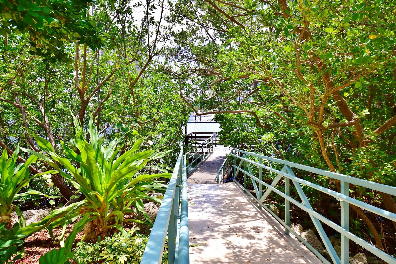19501 E Country Club Dr Unit: 9404