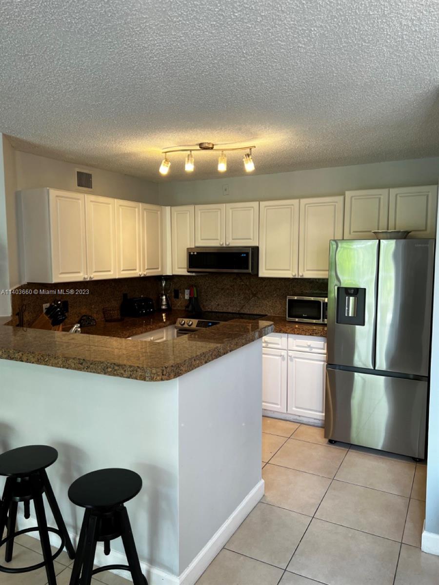 19501 E Country Club Dr Unit: 9404