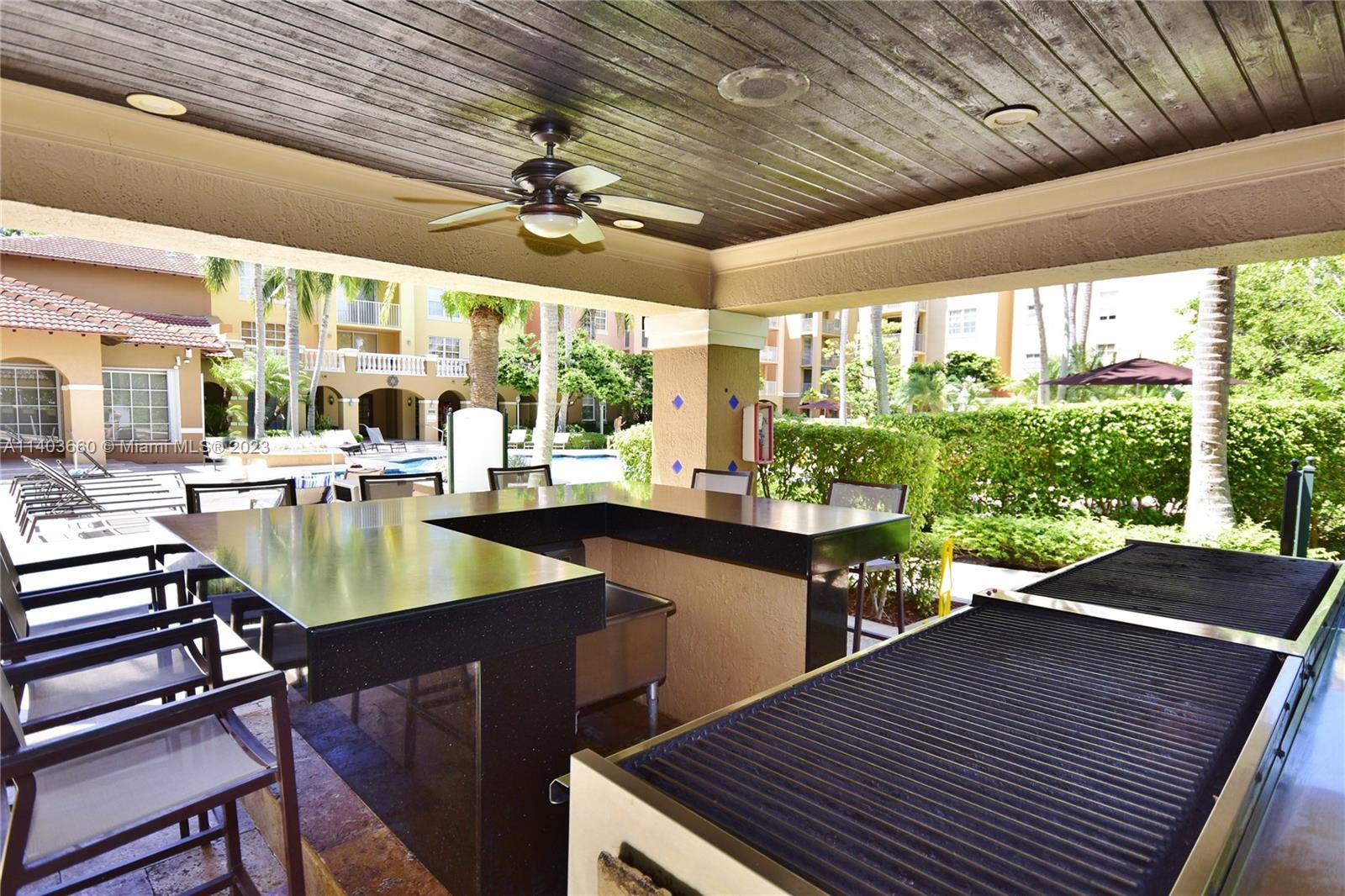 19501 E Country Club Dr Unit: 9404