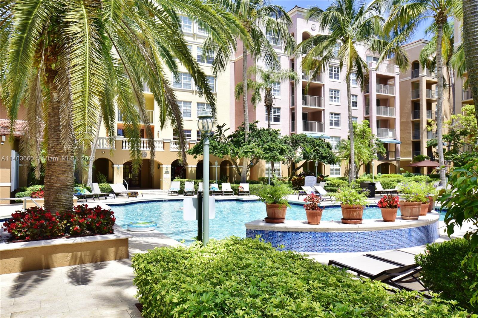 19501 E Country Club Dr Unit: 9404