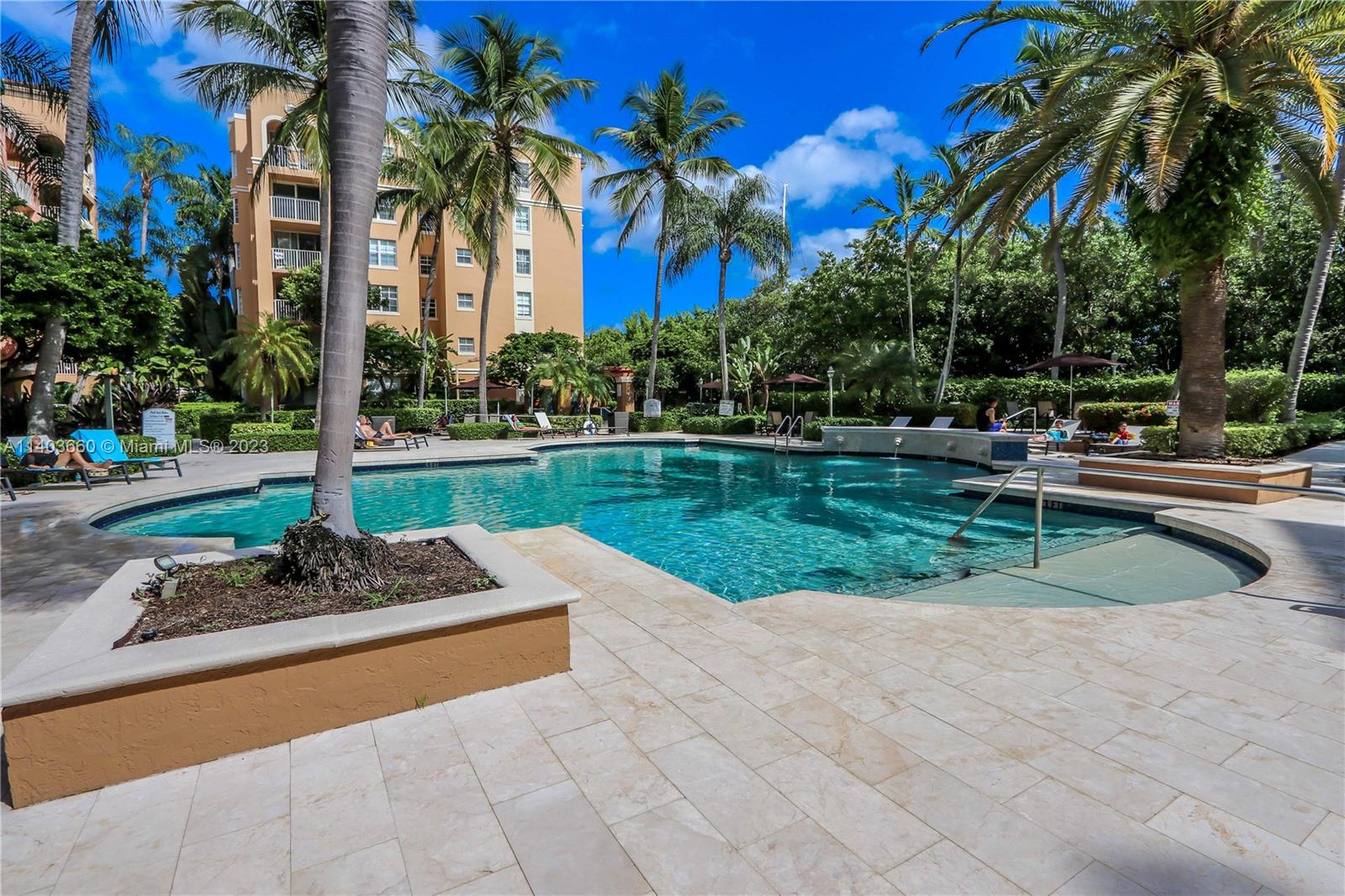 19501 E Country Club Dr Unit: 9404