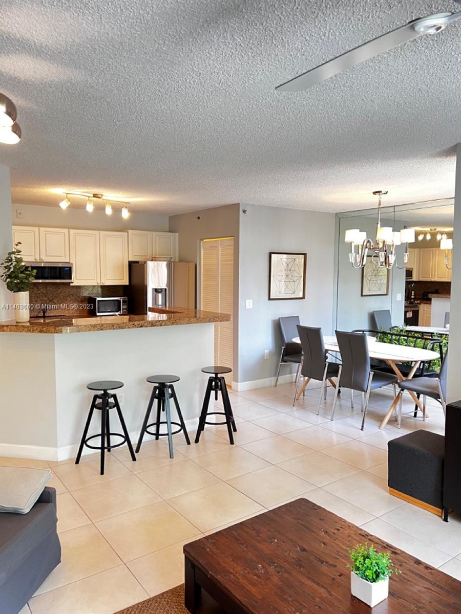 19501 E Country Club Dr Unit: 9404