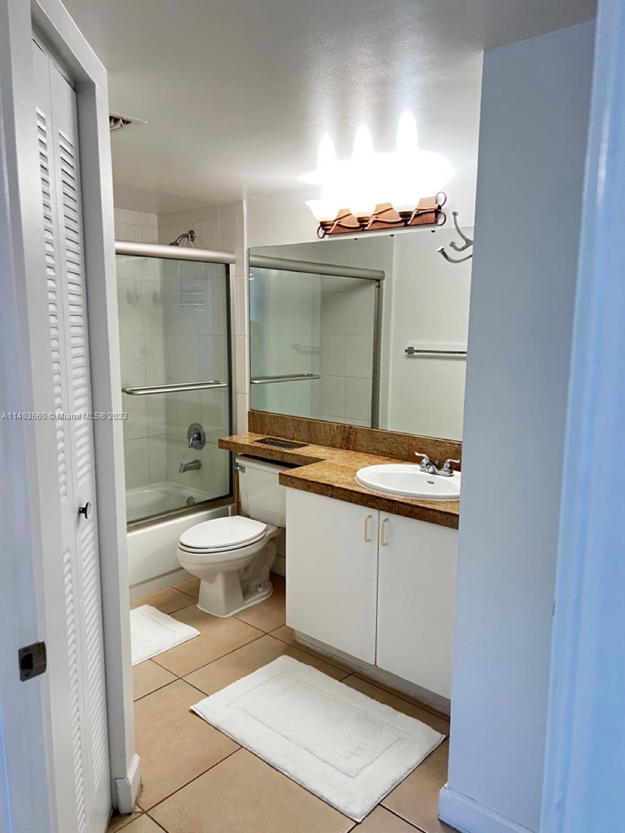 19501 E Country Club Dr Unit: 9404