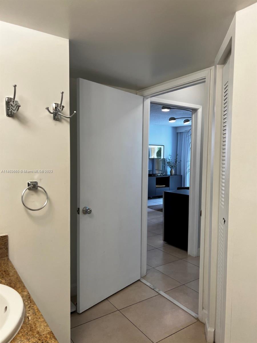 19501 E Country Club Dr Unit: 9404
