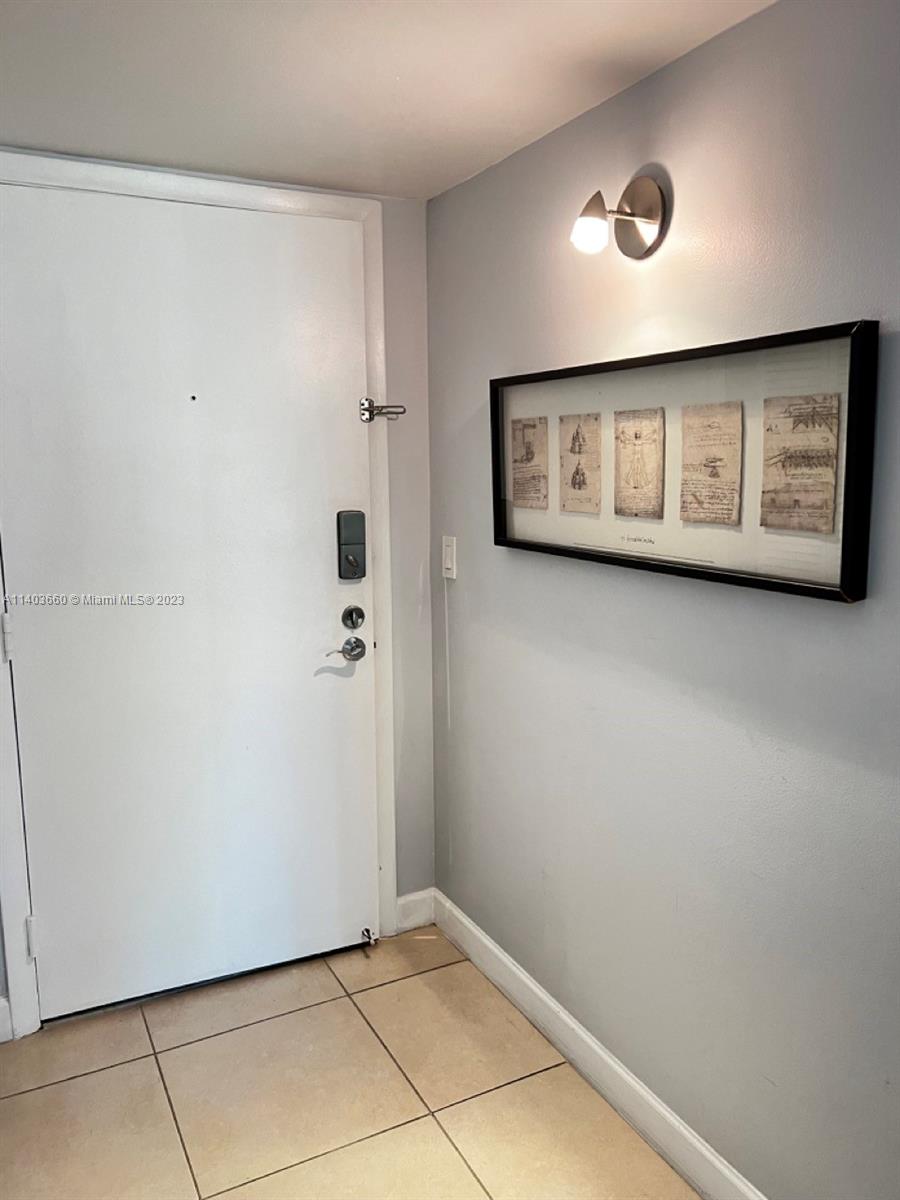 19501 E Country Club Dr Unit: 9404