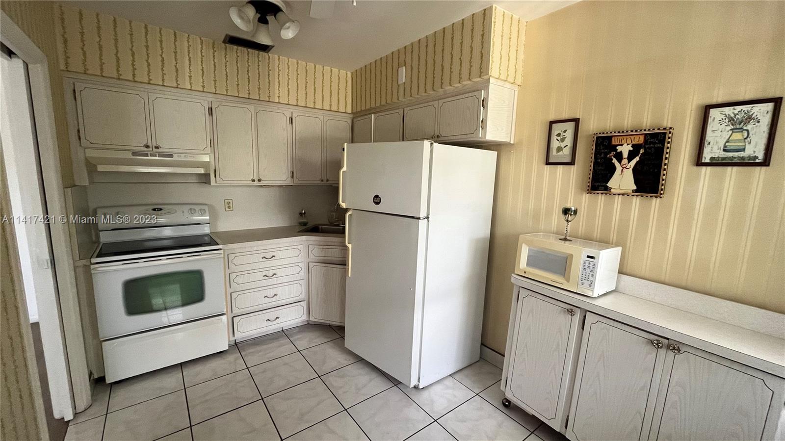 1050 Atlantic Shores Blvd Unit: 205