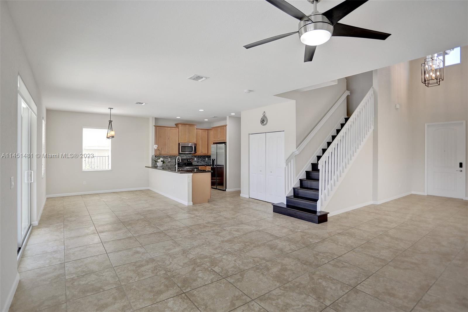 4812 Foxtail Palm Ct
