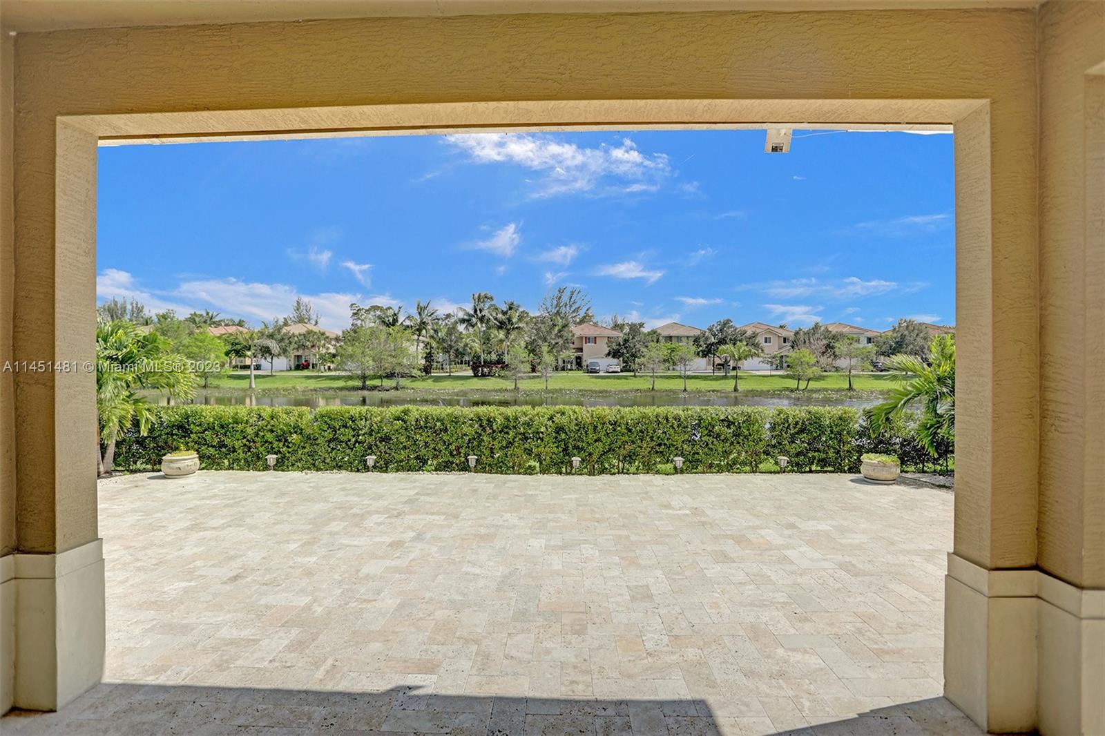 4812 Foxtail Palm Ct