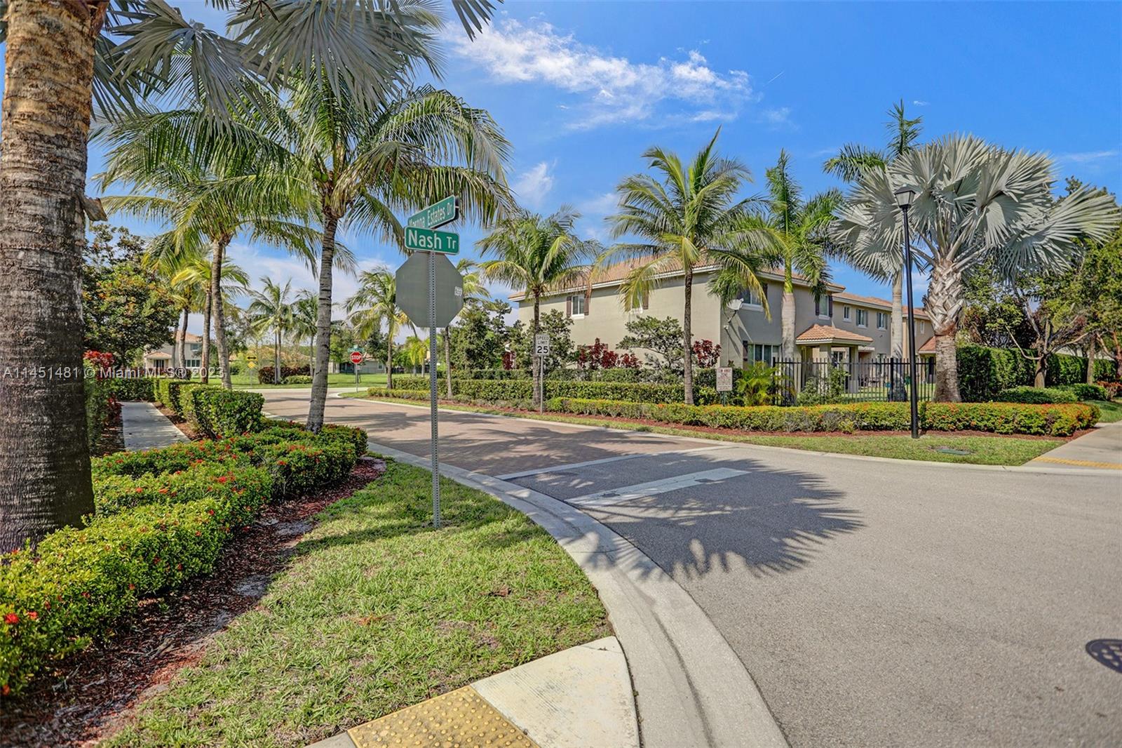 4812 Foxtail Palm Ct