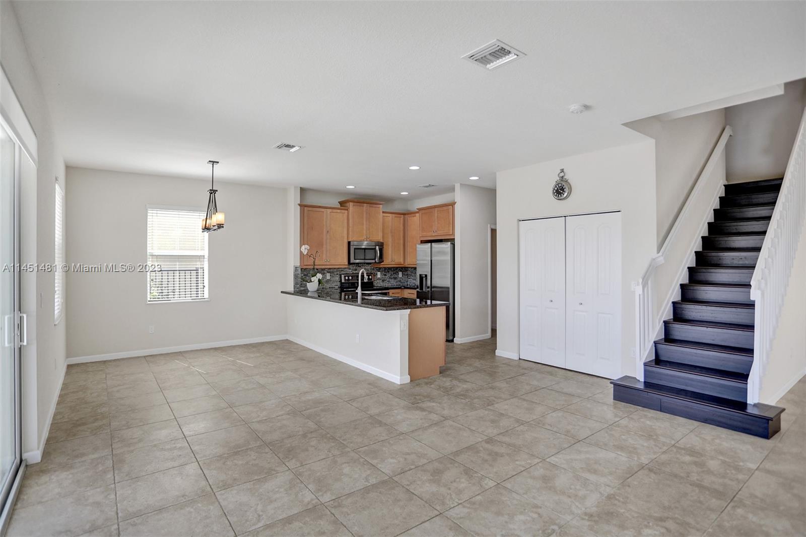 4812 Foxtail Palm Ct