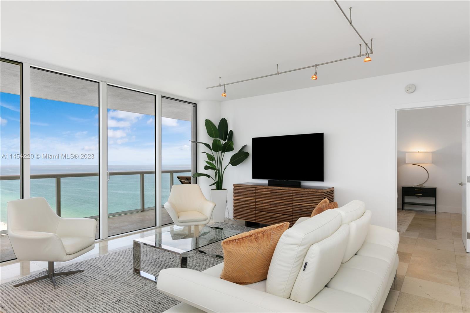 6365 Collins Ave Unit: 3208
