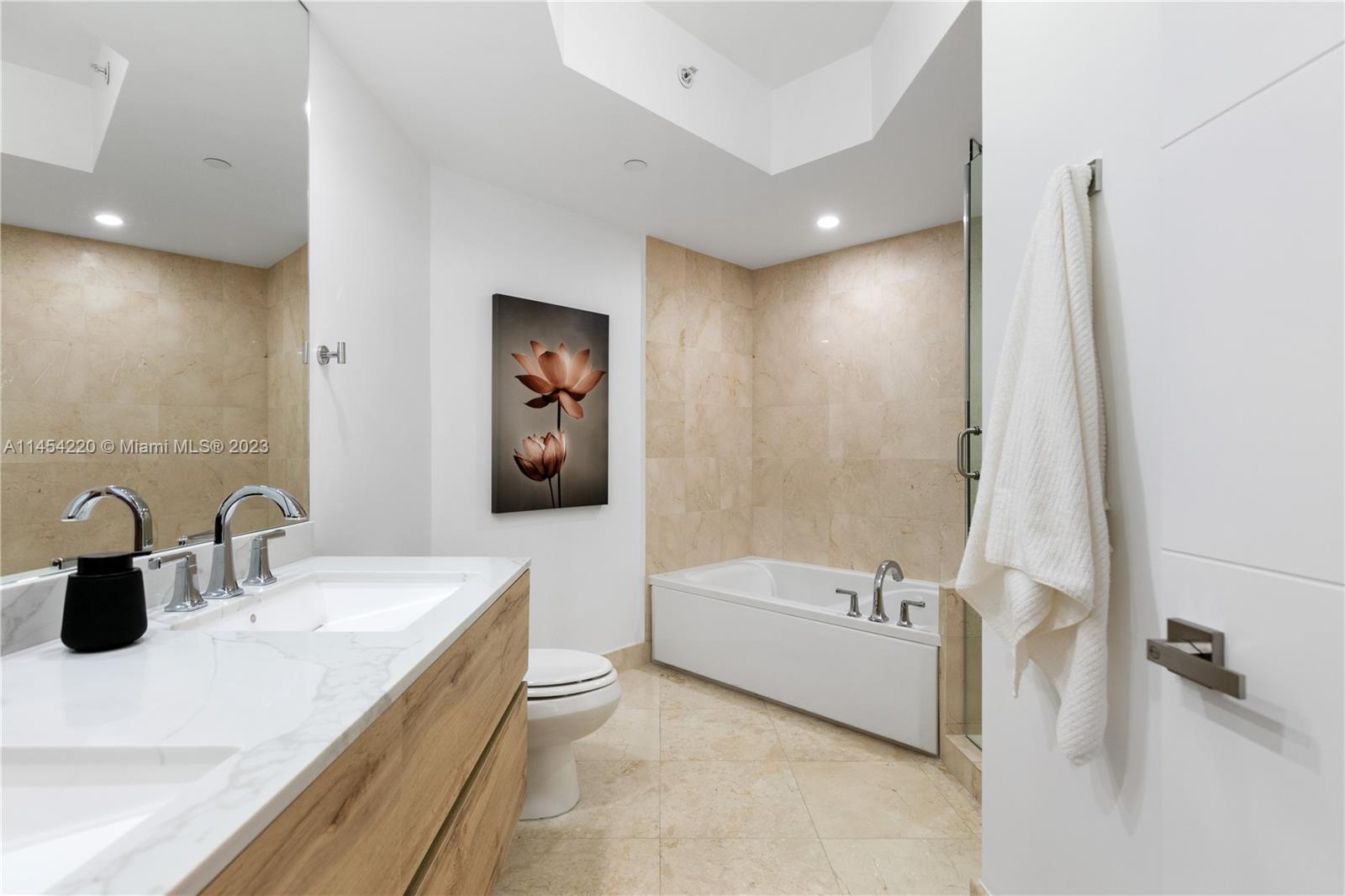 6365 Collins Ave Unit: 3208
