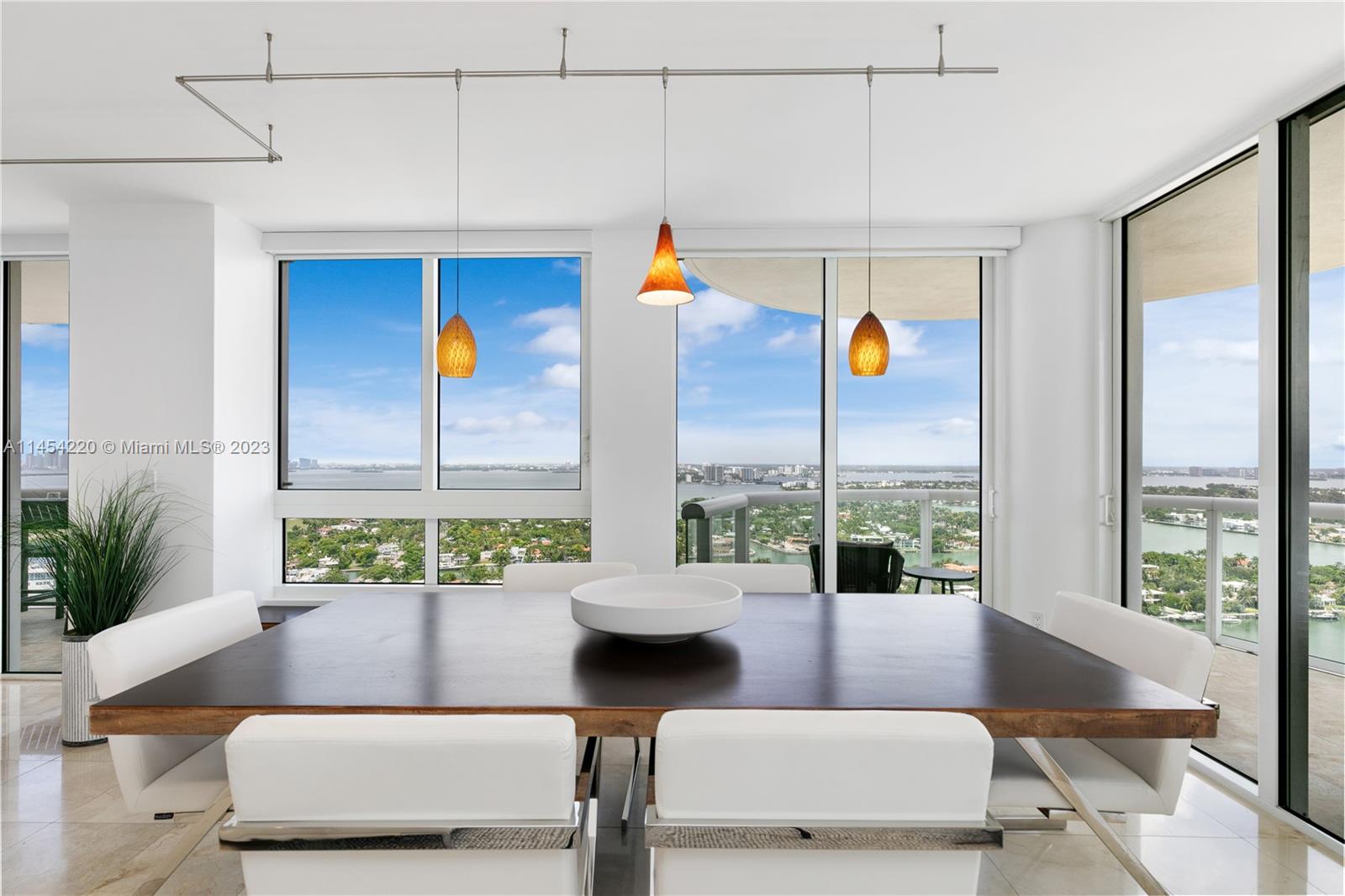 6365 Collins Ave Unit: 3208