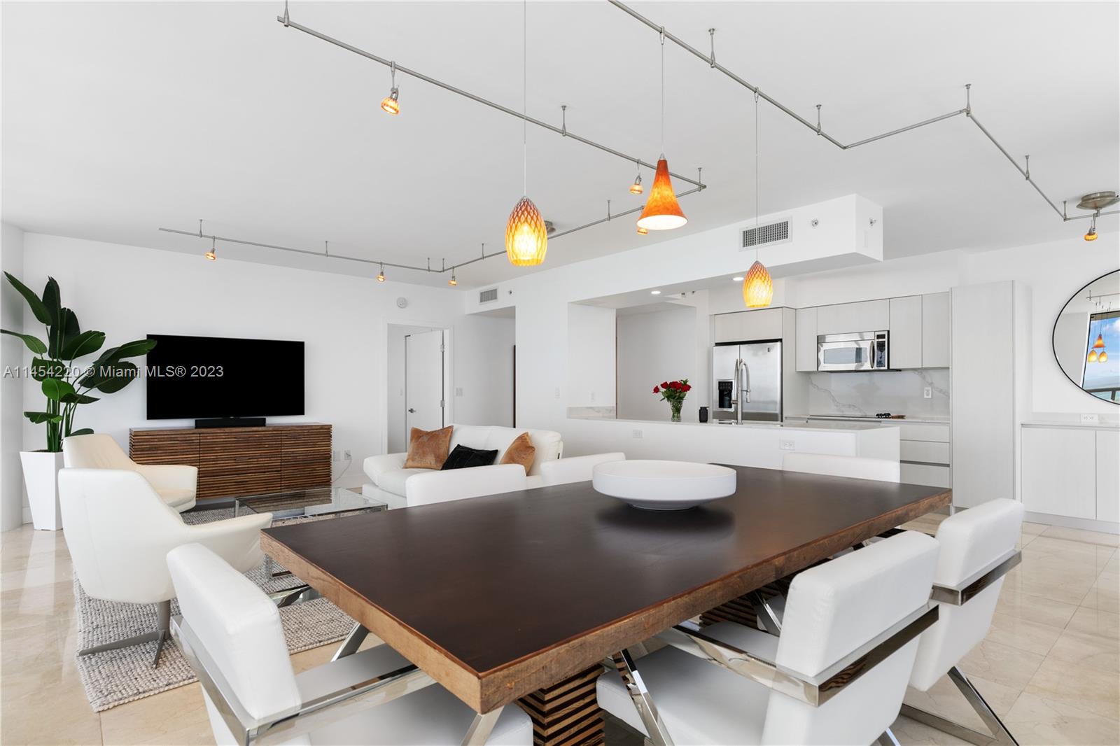 6365 Collins Ave Unit: 3208