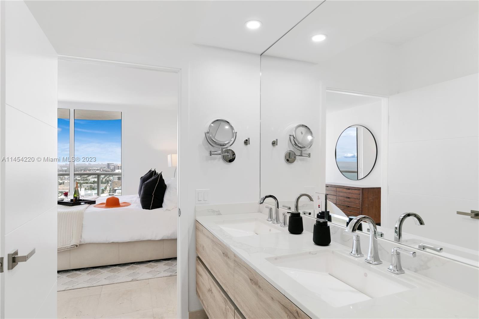 6365 Collins Ave Unit: 3208