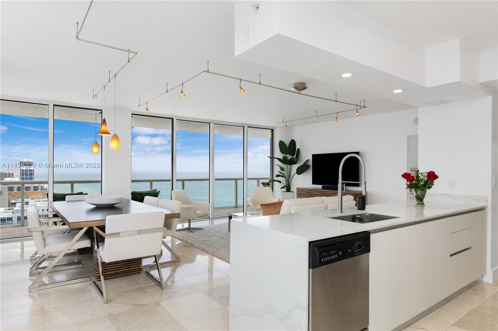 6365 Collins Ave Unit: 3208