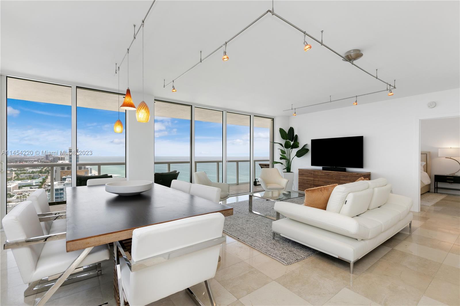 6365 Collins Ave Unit: 3208