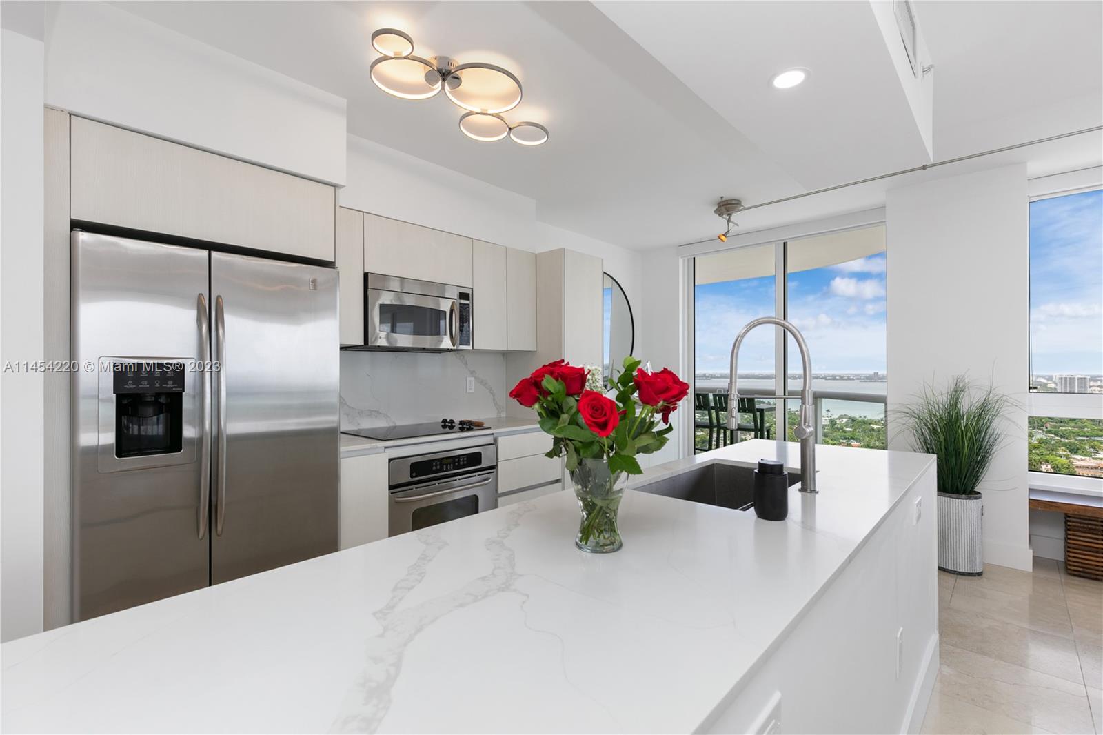 6365 Collins Ave Unit: 3208
