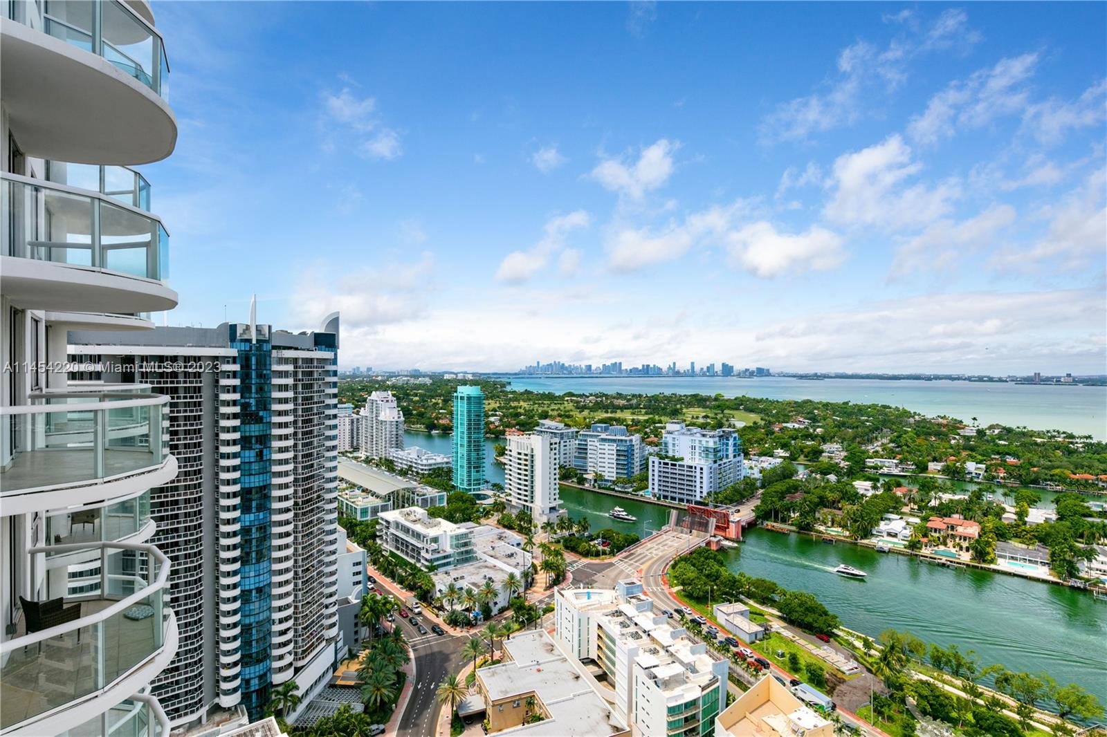6365 Collins Ave Unit: 3208