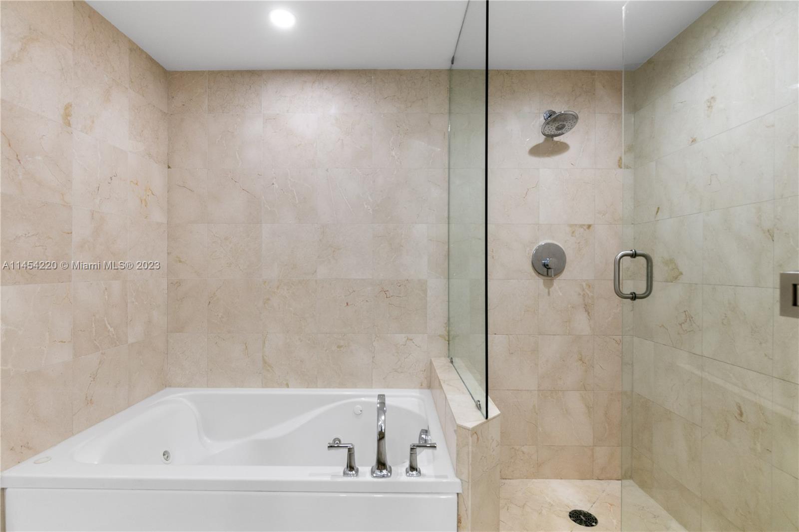 6365 Collins Ave Unit: 3208