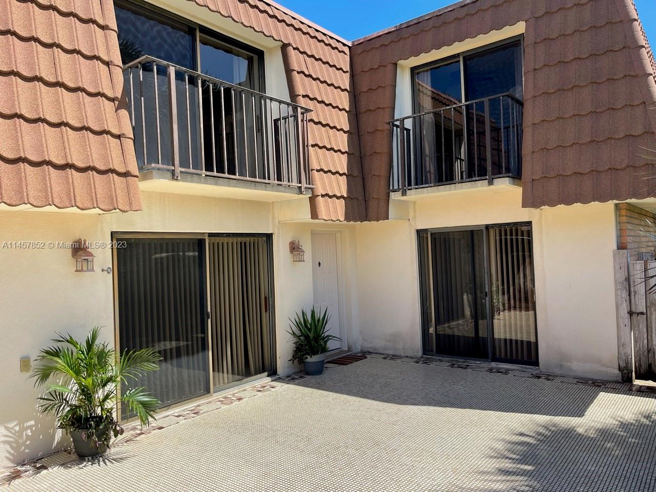 157 Heritage Way Unit: 157