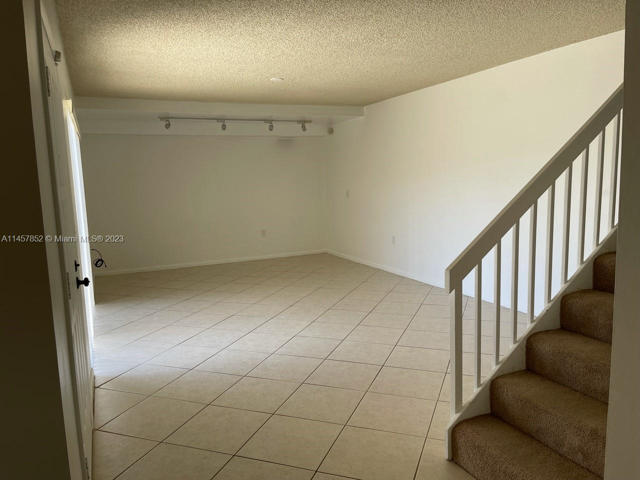 157 Heritage Way Unit: 157