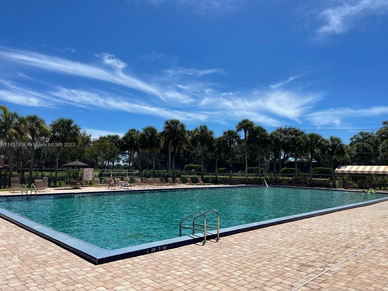 157 Heritage Way Unit: 157