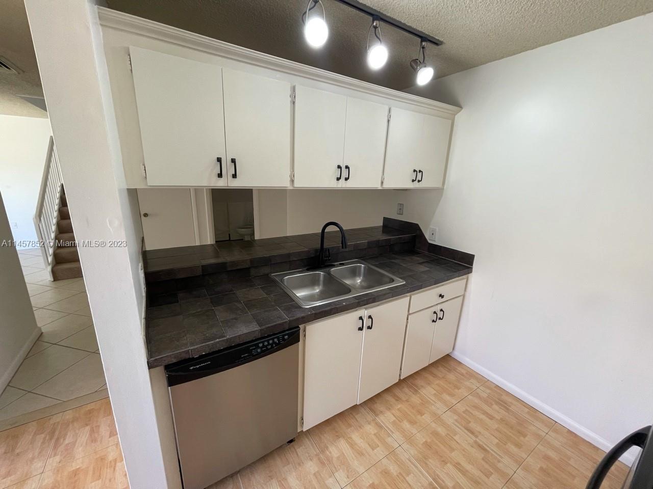 157 Heritage Way Unit: 157