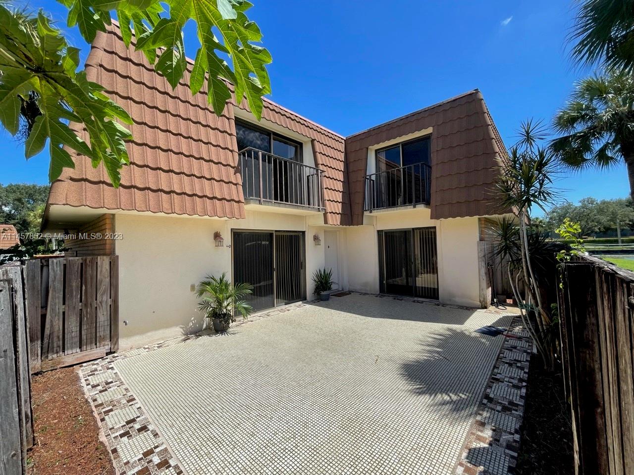 157 Heritage Way Unit: 157