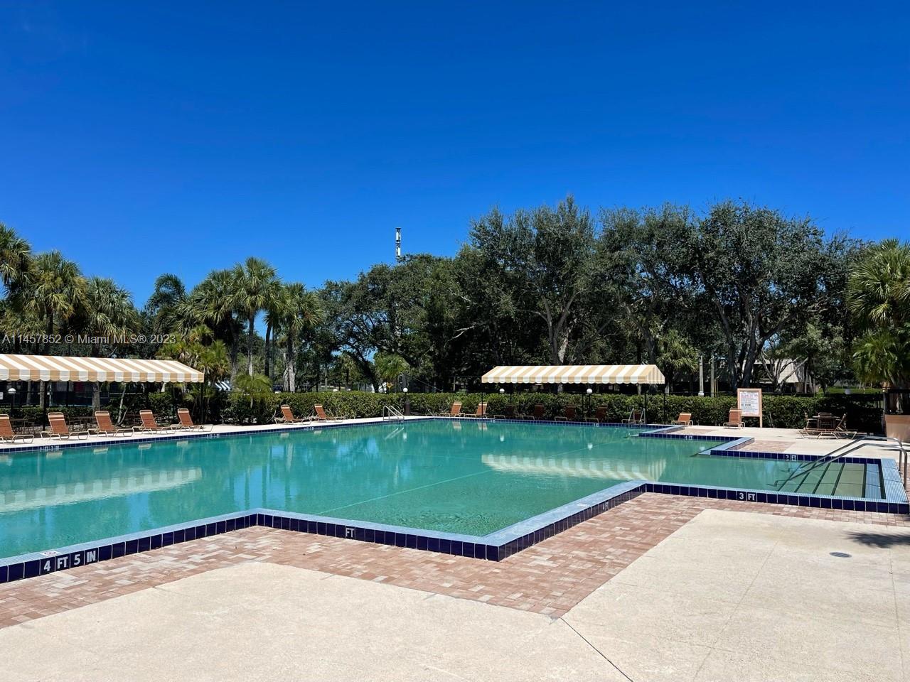 157 Heritage Way Unit: 157