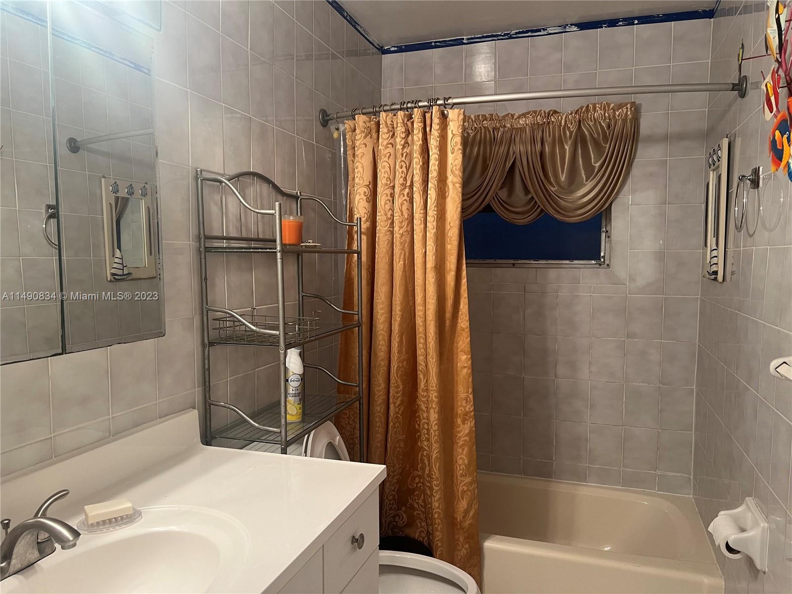 1100 Atlantic Shores Blvd Unit: 406