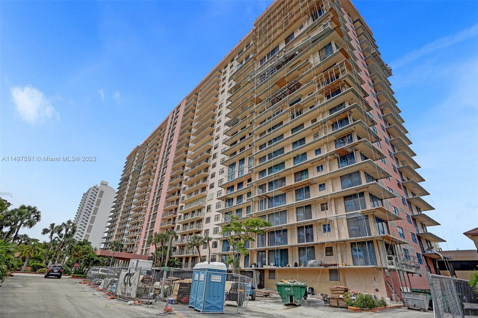 210 174th St Unit: 2302