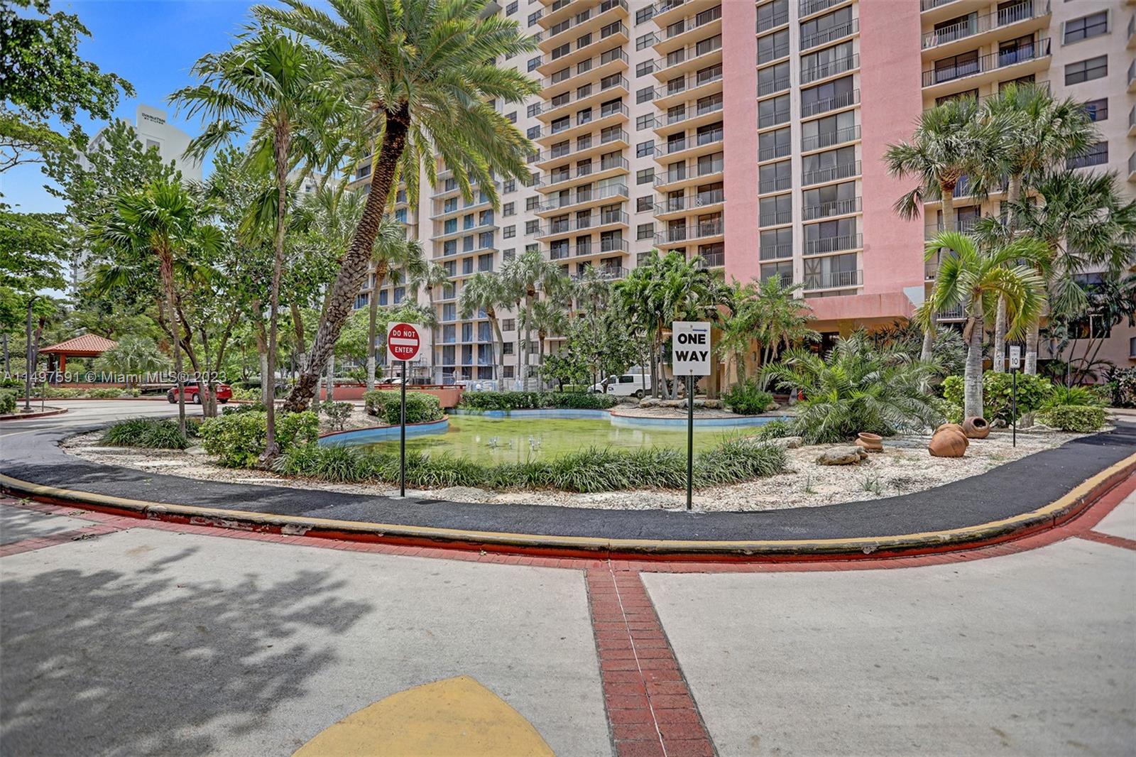 210 174th St Unit: 2302