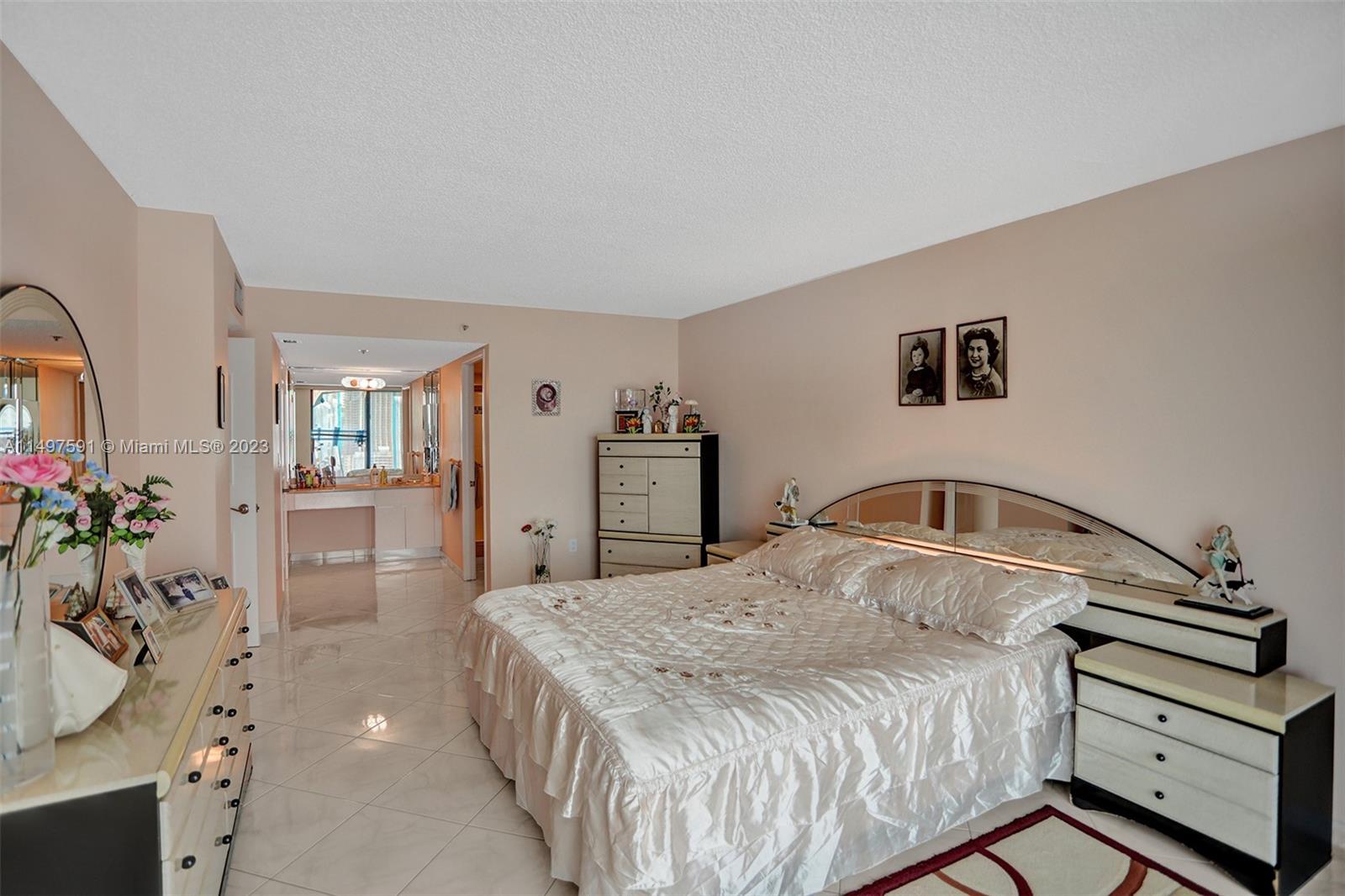 210 174th St Unit: 2302