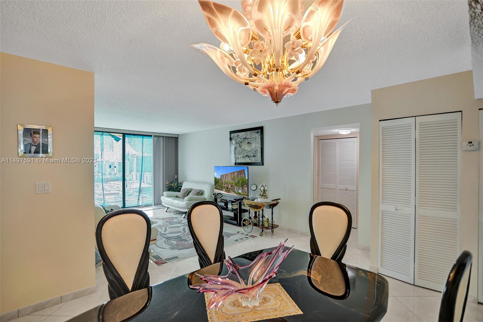 210 174th St Unit: 2302