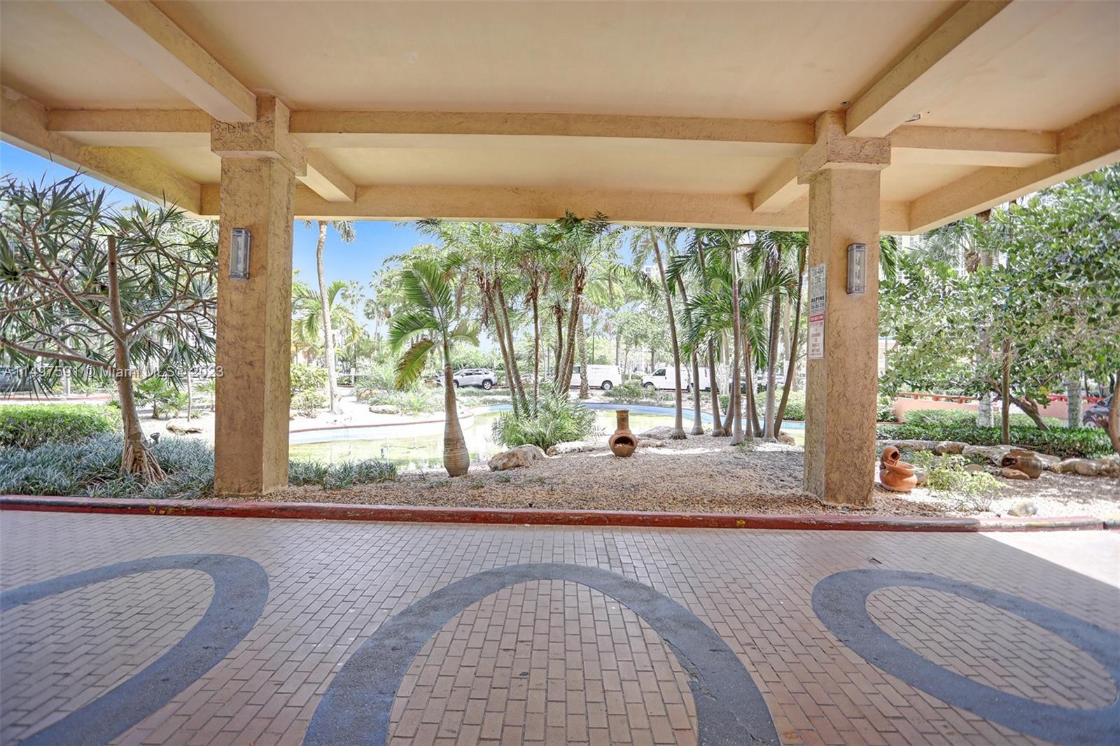 210 174th St Unit: 2302
