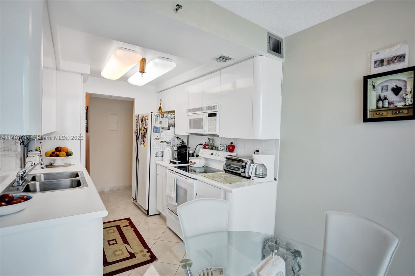 210 174th St Unit: 2302