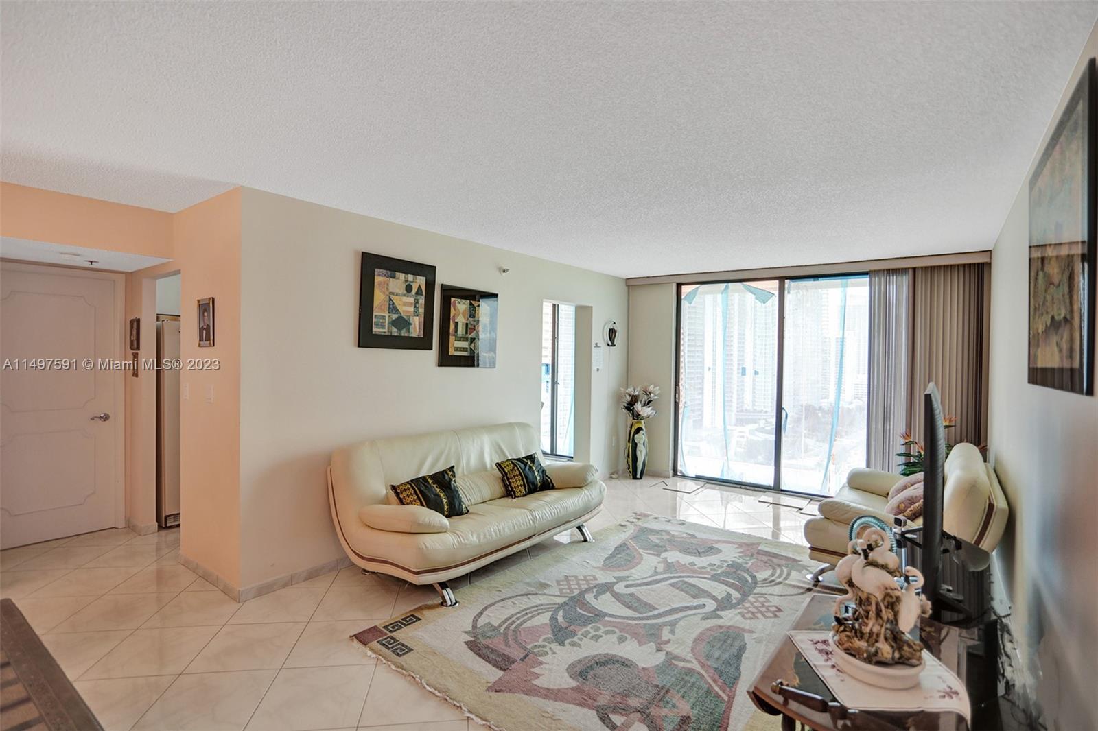 210 174th St Unit: 2302